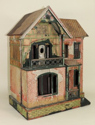 A Moritz Gottschalk model 3580 wooden dolls house, German circa 1905,