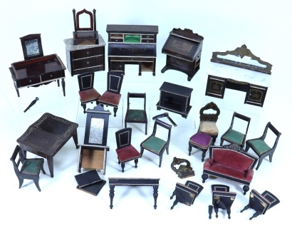 Selection of Waltershausen Dolls House furniture, German 1860s/80s,
