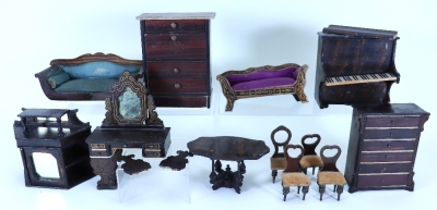 Selection of Waltershausen Dolls House furniture, German 1860s/80s,