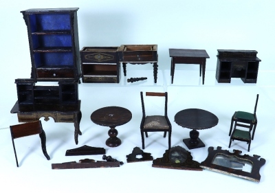 Selection of Waltershausen Dolls House furniture, German 1860s/80s, - 2