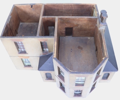 &lsquo;Shamrock House&rsquo; a fine and early wooden dolls house, probably Irish, late 18th century, - 7