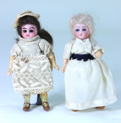 A miniature Kammer & Reinhardt bisque head doll, German circa 1910,