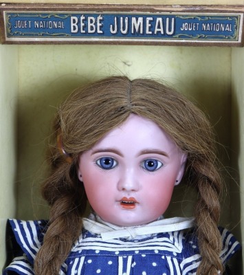 A Tete Jumeau 1907 bisque head doll in original box, French circa 1895, - 2