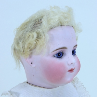 A very beautiful and rare ‘Bebe Modele’ Bru Brevete bisque head Bebe doll, by Leon Casimir Bru, French circa 1879, - 4