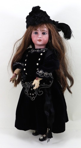 A Tete Jumeau 1907 bisque head doll, French circa 1905,