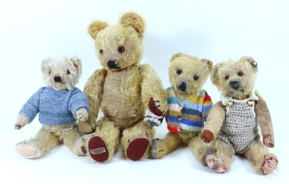 Four Merrythought golden mohair Teddy bears, 1930s,