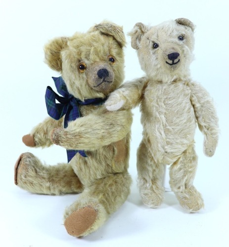 An English golden mohair Teddy bear, 1920s,