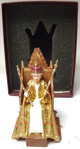 Britains set 5891 Centenary Dinner gift Queen Elizabeth II on Coronation Throne