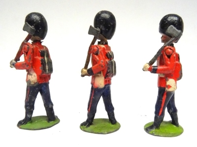 Britains Foot Guards marching FIRST VERSION with valise packs: - 5