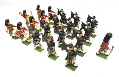 Possibly a Britains postwar Special Drums and Pipes of the Gordon Highlanders - 2
