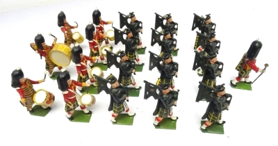 Possibly a Britains postwar Special Drums and Pipes of the Gordon Highlanders - 3
