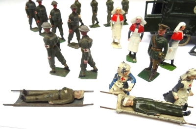 Britains set 1512 Army Motor Ambulance - 5