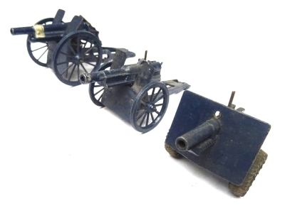 A selection of Britains Guns including RARE 1948 dark blue finish - 2