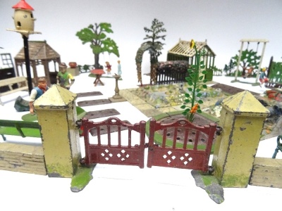 Britains and other Garden pieces - 7