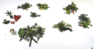 Britains and other Garden pieces - 8