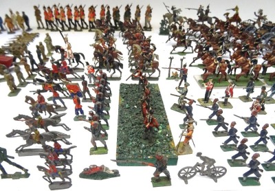 Various smaller size toy soldiers - 4