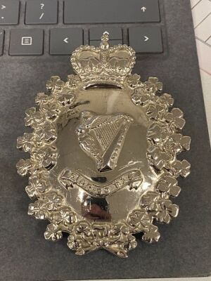 Irish Regiment of Canada Pipers Caubeen Headdress Badge - 3