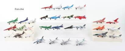 Quantity of Matchbox & other makers diecast/plastic aircraft and helicopter models,