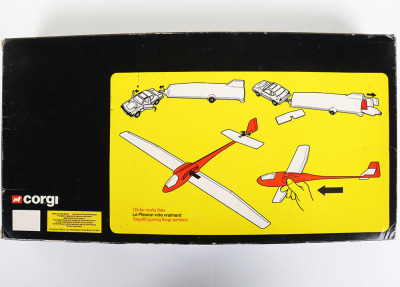 Corgi Glider and Trailer Gift Set 12 - 2