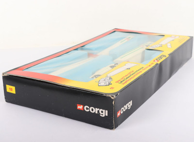 Corgi Glider and Trailer Gift Set 12 - 3