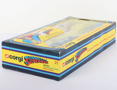 Corgi Toys Superman Gift Set 21 contains 260 City of Metropolis Police Car, 265 Supermobile and 929 Daily Planet Helicopter - 4