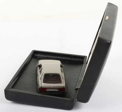 Corgi 299 Ford 2.3 Sierra Ghia model 1984, in special presentation case - 4