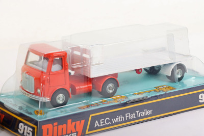 Dinky Toys 915 A.E.C. with Flat Trailer - 3