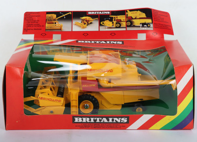 Britains 9575 Holland Combine Harvester TR85