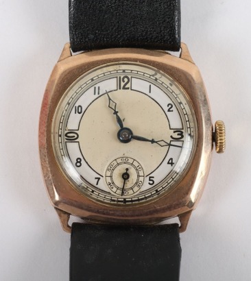 A gentleman’s 9ct gold wristwatch