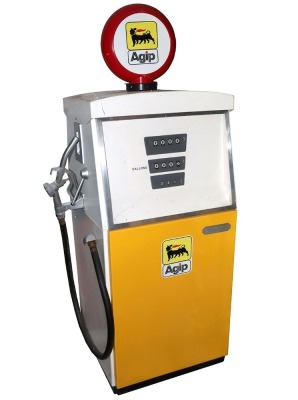 Shawcraft Beckmaster Agip Petrol Pump Replica