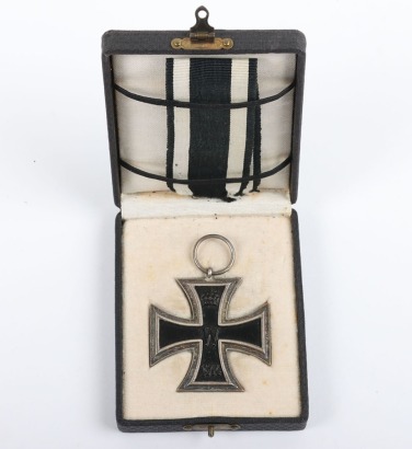 1914 Iron Cross 2nd class “WS” with Presentation Case