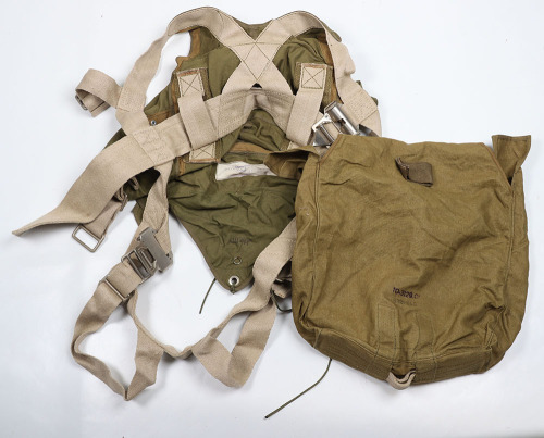 WW2 German Fallschirmjäger (Paratroopers) Parachute Harness with Straps and Original Canvas Carrying Bag with Matching Numbers