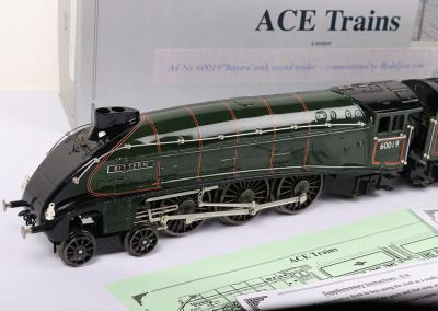 ACE Trains 0 gauge limited edition of 50 A4 4-6-2 ‘Bittern’ locomotive and tenders - 2