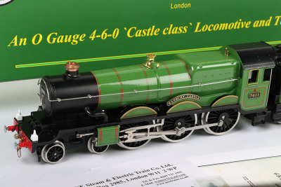 ACE Trains E/7/2 0 gauge 4-6-0 Castle class ‘Banbury Castle’ locomotive and tender - 2