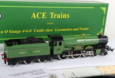 ACE Trains E/7/2 0 gauge 4-6-0 Castle class ‘Banbury Castle’ locomotive and tender - 6