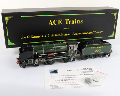 ACE Trains E10 0 gauge 4-4-0 Schools class ‘Eton’ locomotive and tender,