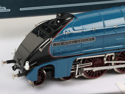 ACE Trains E/4 0 gauge 4-6-2 A4 class ‘Sir Nigel Gresley’ locomotive and tender - 2