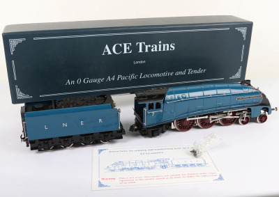 ACE Trains E/4 0 gauge 4-6-2 A4 class ‘Sir Nigel Gresley’ locomotive and tender - 4