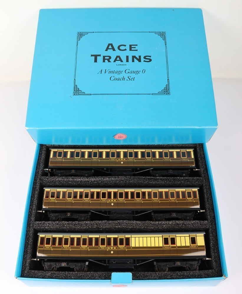 Coach Train Set ACE Trains 0 gauge GWR C/1 three coach set