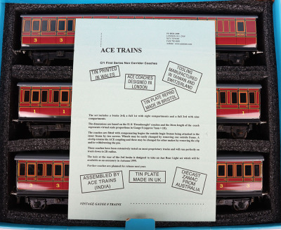 ACE Trains 0 gauge LMS C/1 three coach set - 3