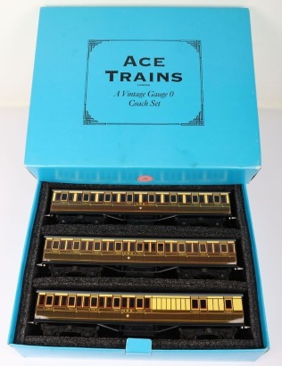 ACE Trains 0 gauge GWR C/1 three coach set