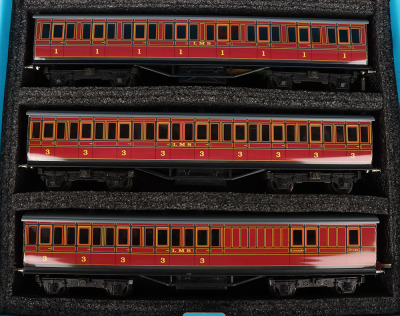 ACE Trains 0 gauge LMS C/1 three coach set - 2