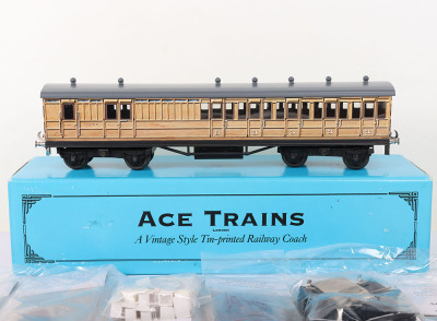 ACE Trains 0 gauge LNER coach and accessories - 3