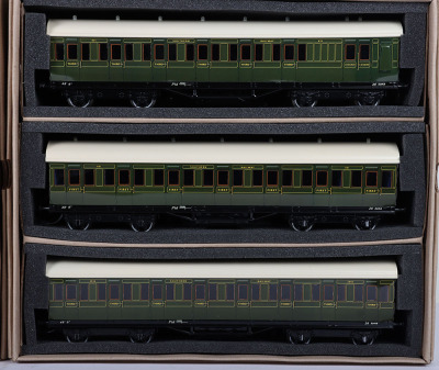 Darstaed Trains De Luxe 0 gauge Southern five coach set - 3