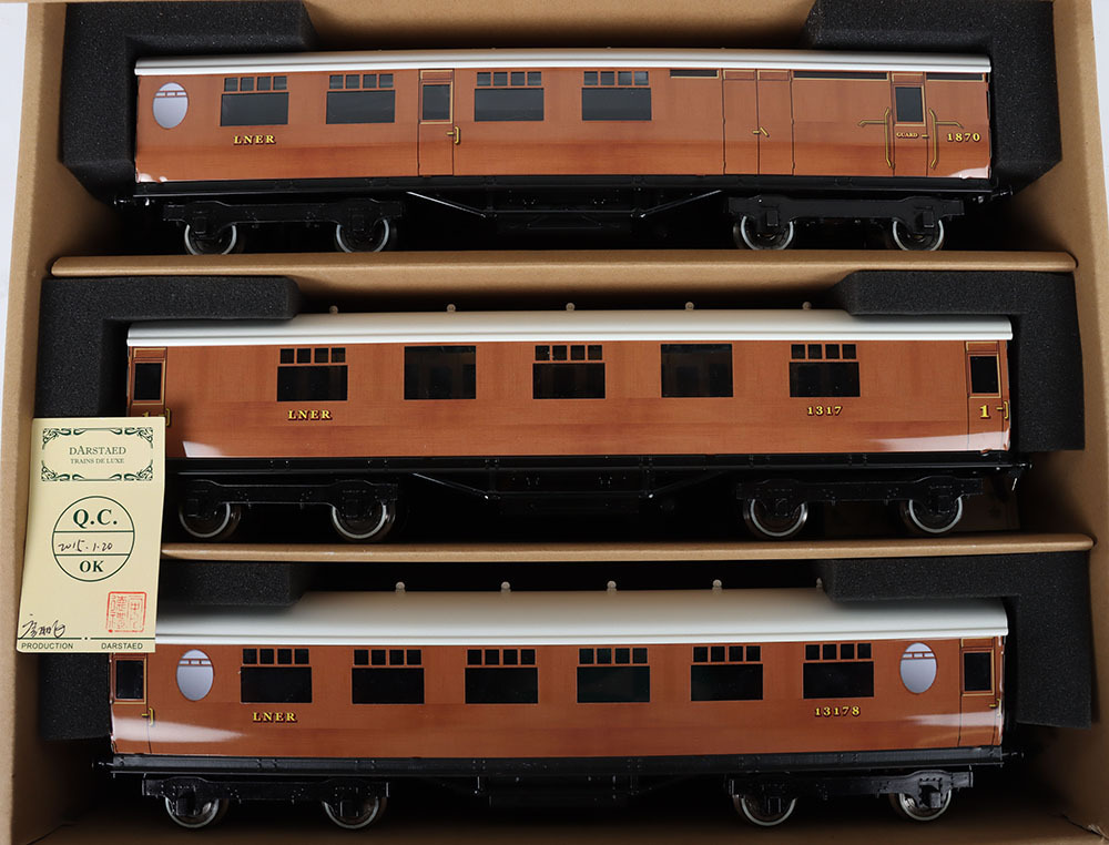 Coach Train Set Darstaed Trains De Luxe 0 gauge LNER Th Set A three coach set