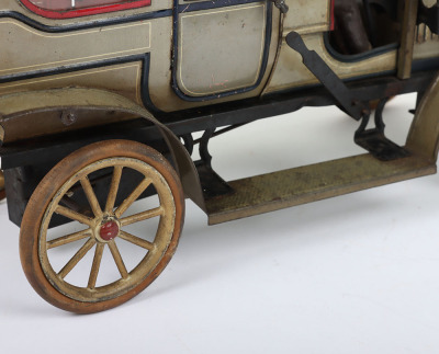 Carette tinplate clockwork Limousine, German circa 1905 - 6