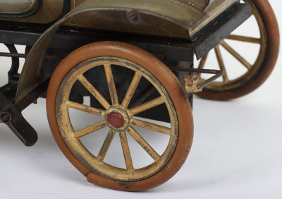 Carette tinplate clockwork Limousine, German circa 1905 - 8