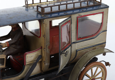 Carette tinplate clockwork Limousine, German circa 1905 - 9