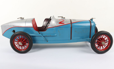 Scarce 1930’s CIJ (France) Alfa Romeo P2 Clockwork Racing Car with front headlamps - 2