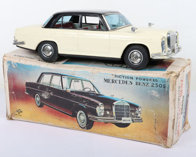 Boxed Daiya friction driven tinplate Mercedes Benz 250S, Japanese 1960s